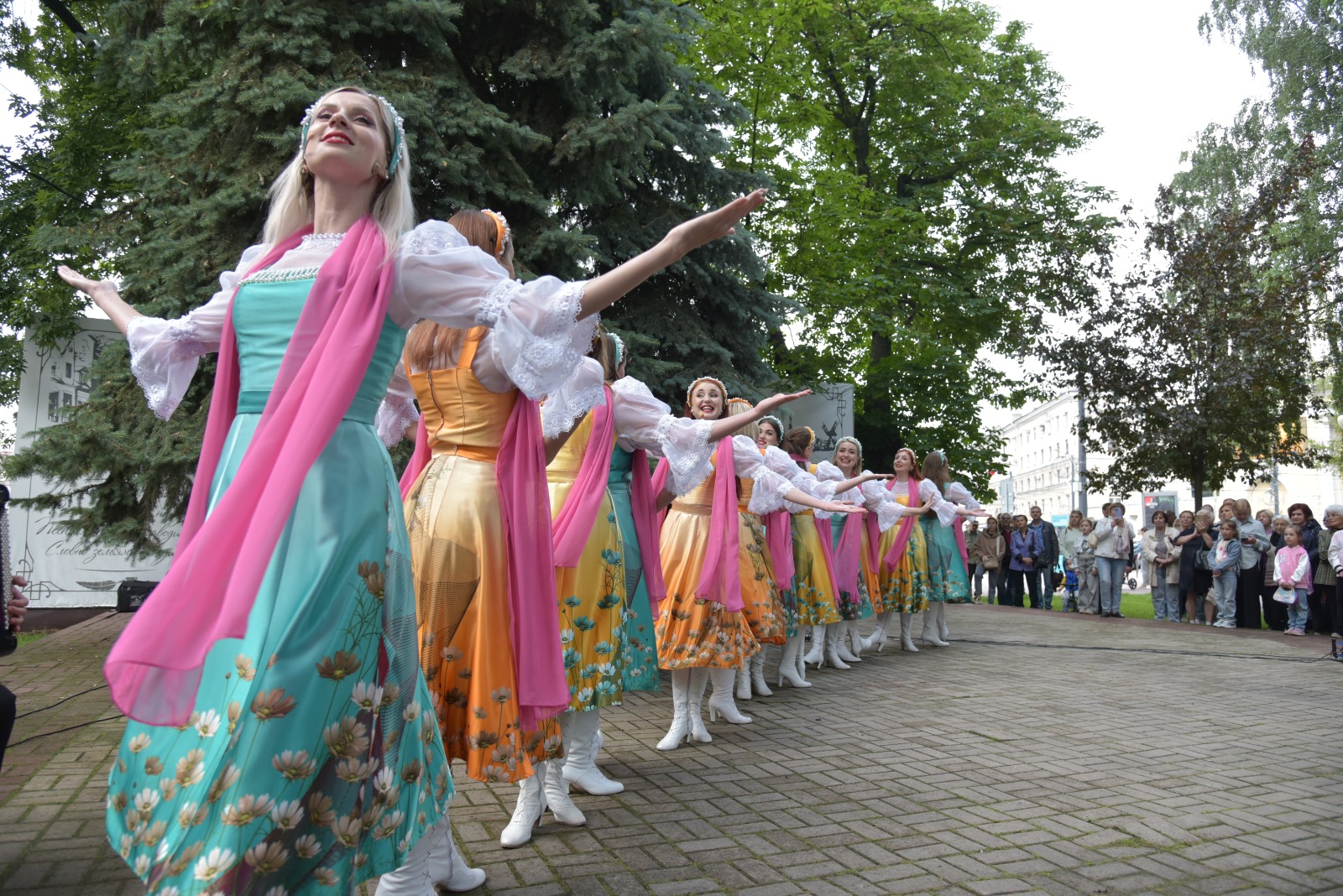 Какие бесплатные концерты можно посетить в Кольцовском сквере Воронежа